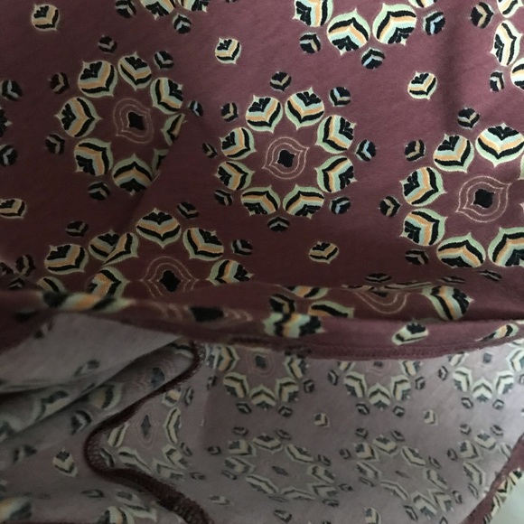 LuLaroe Elbow Sleeve High - Low Top - Irma - Picture 6 of 8